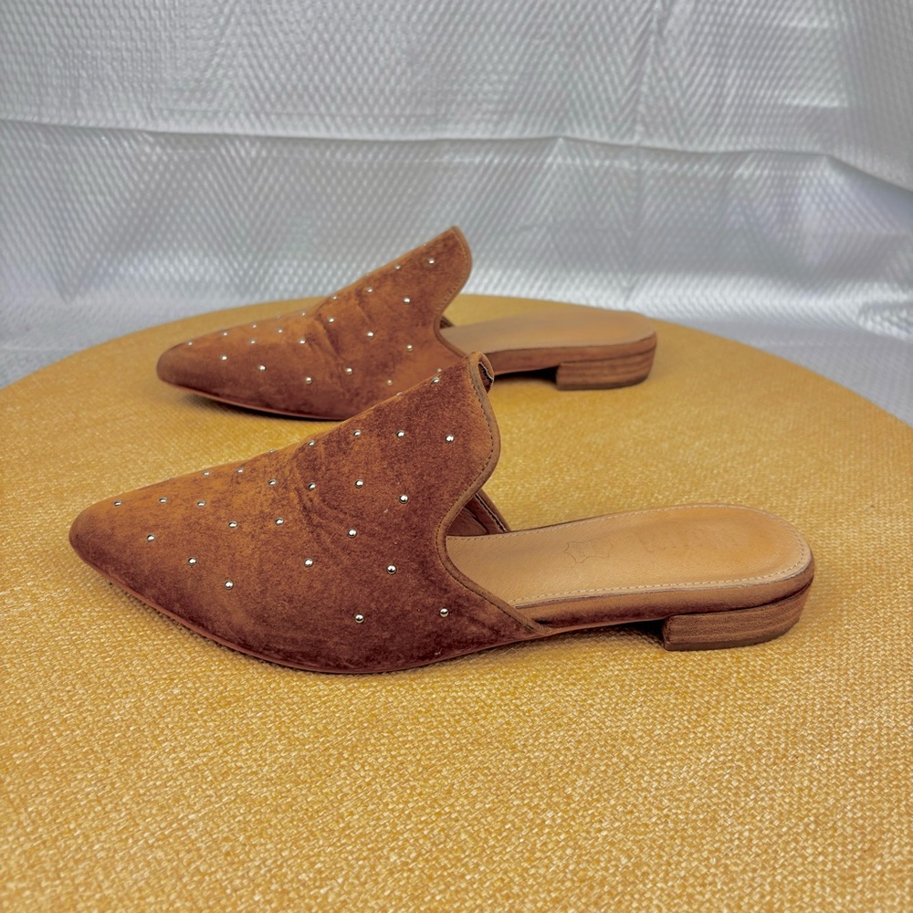 Mi.iM Women’s Tan Studded Pointed Toe Mules | Size 8, 8.5